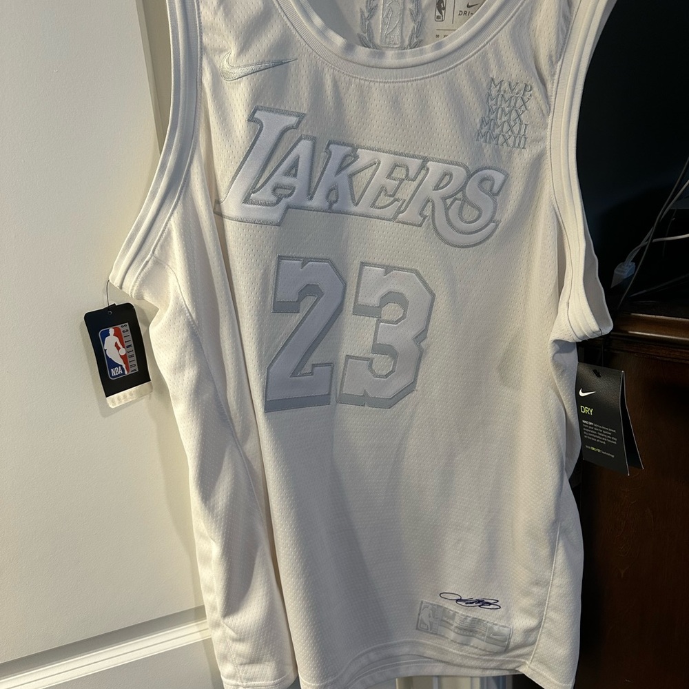 XXL LEBRON JAMES White and Silver Basketball 23 Jersey NWT